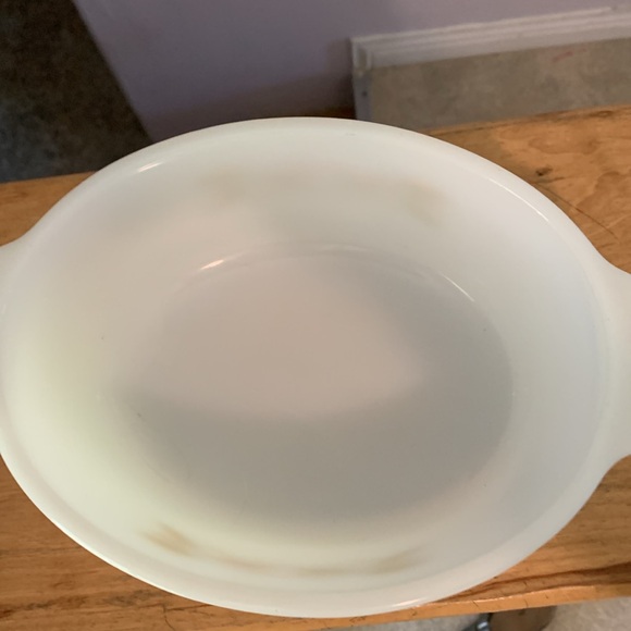 Fire King 1.5 Qt dish - Picture 2 of 3